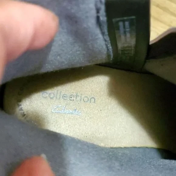 Clarks Women's Leather Healed Ankle Fall Winter Boots Side Zip Dark Taupe Sz 8 - Picture 12 of 12